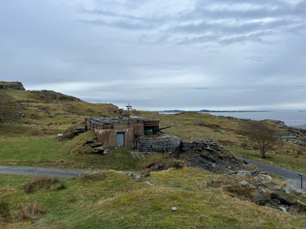 Fjøløy fort