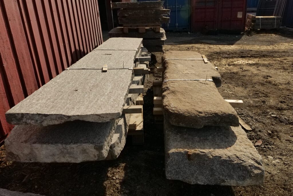 Kongsgata, Lervigskaien - Massive rectangle slabs ready for transport