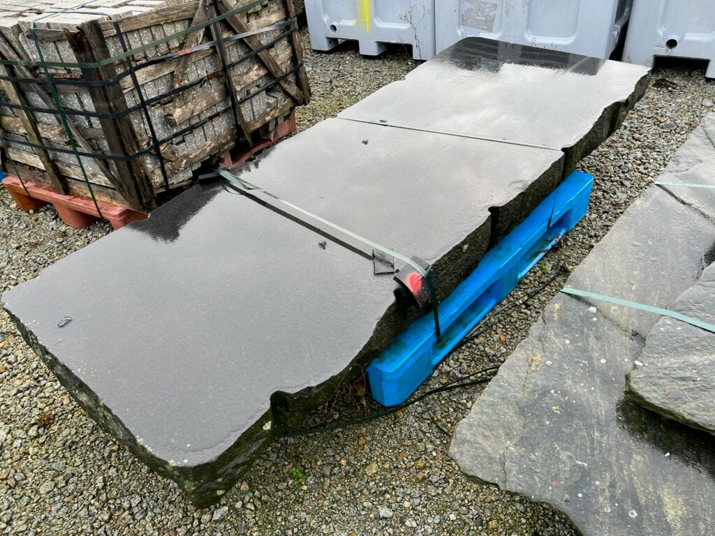 Kongsgata, Lervigskaien - Massive polished slab of rock ready for transport