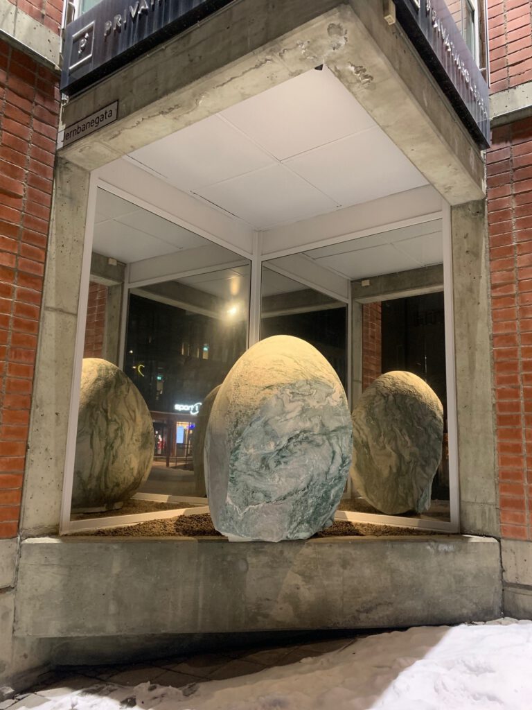 Rester fra skulpturen av Per Barclay