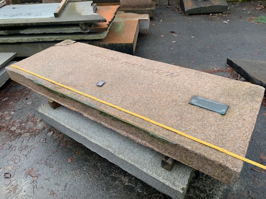 Sokkel til skulptur av Oscar Mathisen, Frogner stadion