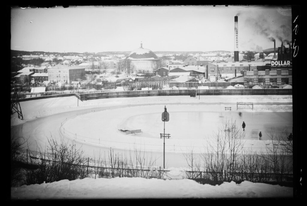 Sokkel til skulptur av Oscar Mathisen, Frogner stadion