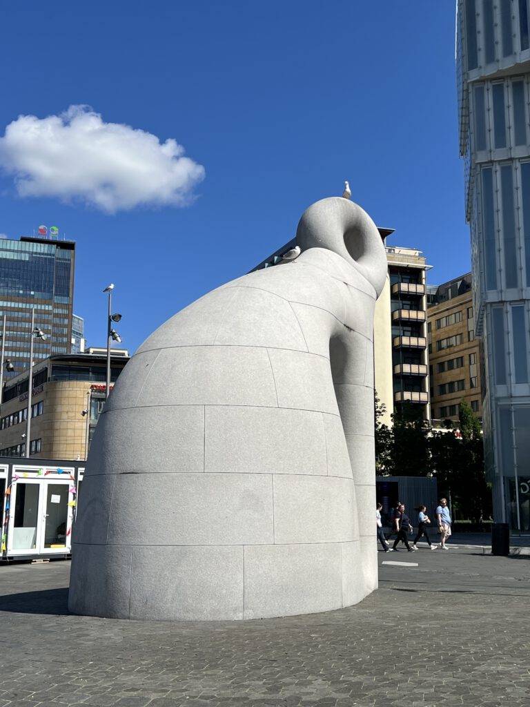 Creature from Iddefjord — Martin Puryear, Deichmanske Bjørvika